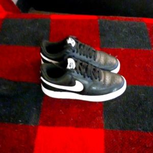 5.5 Nike trunners shoes (new) worn once